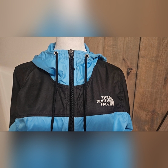 THE NORTH FACE HMLYN Wind Shell Jacket in Blue/black. Size small NWOT - Picture 10 of 16